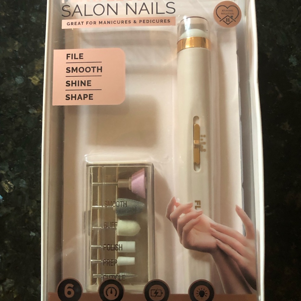 Salon Nails Manicure and Pedicure Set